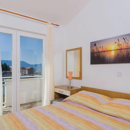 Nice Apartment In Blace With Wifi Екстер'єр фото